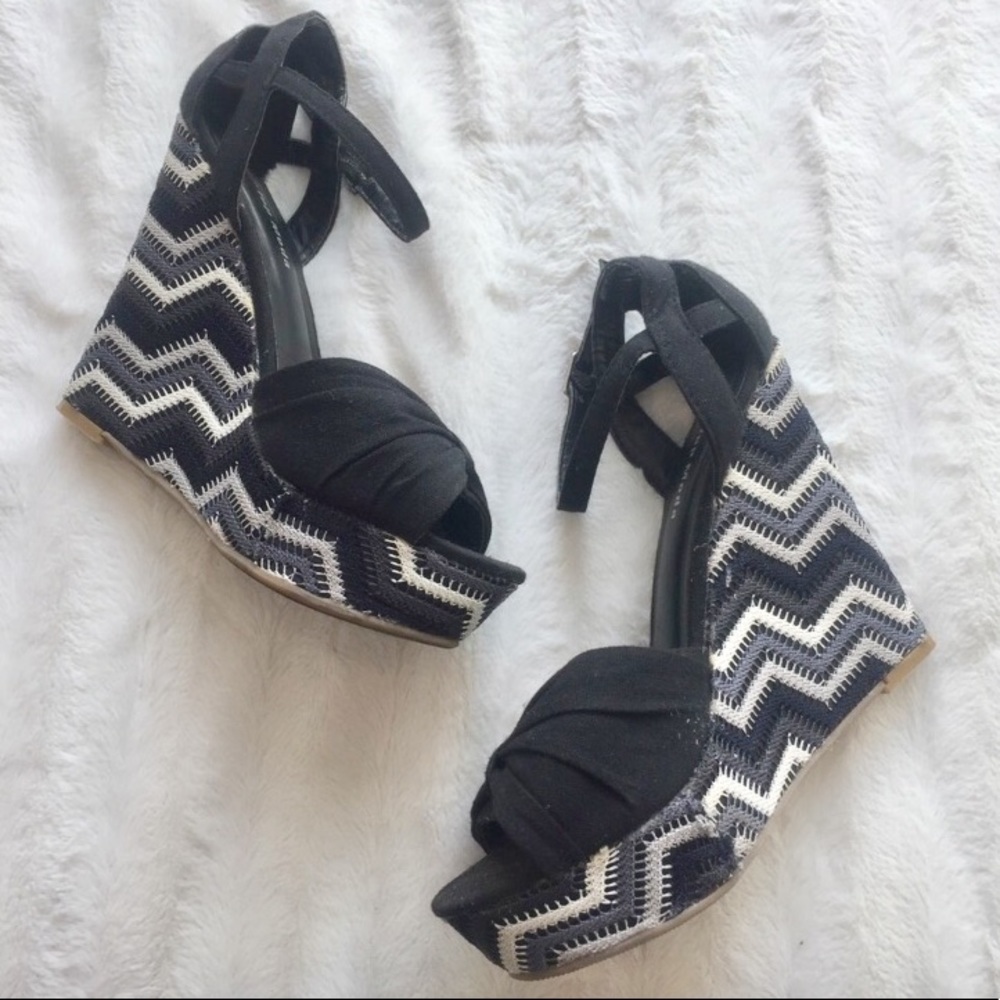 Top Moda Chevron Wedges